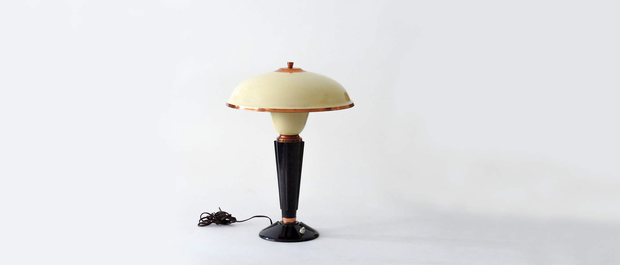 lampada anni 30 in bachelite 018 L(2)