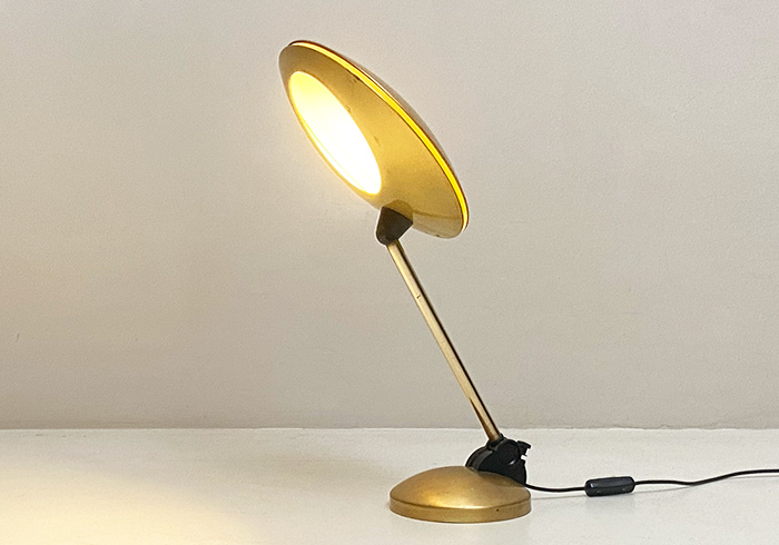 lampada da tavolo a ufo in ottone anni60 p1 002 L 2
