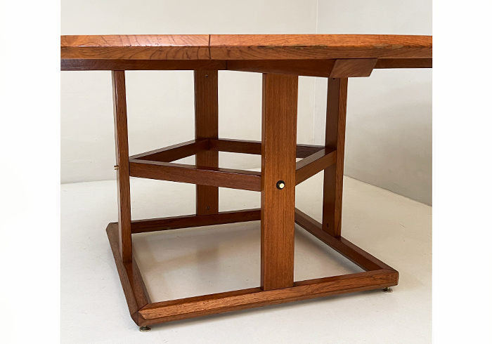 tavolo vintage anni60 tondo con base quadrata p1 002 T 2