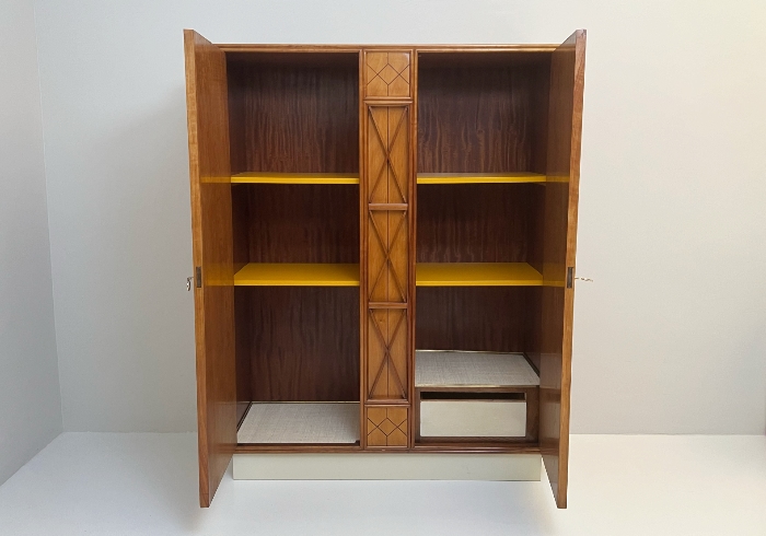 Armadio anni50 ciliegio intarsi palissandro P1 064 M 1