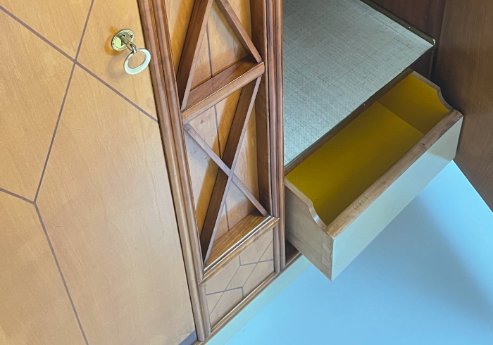 Armadio anni50 ciliegio intarsi palissandro P1 064 M 2