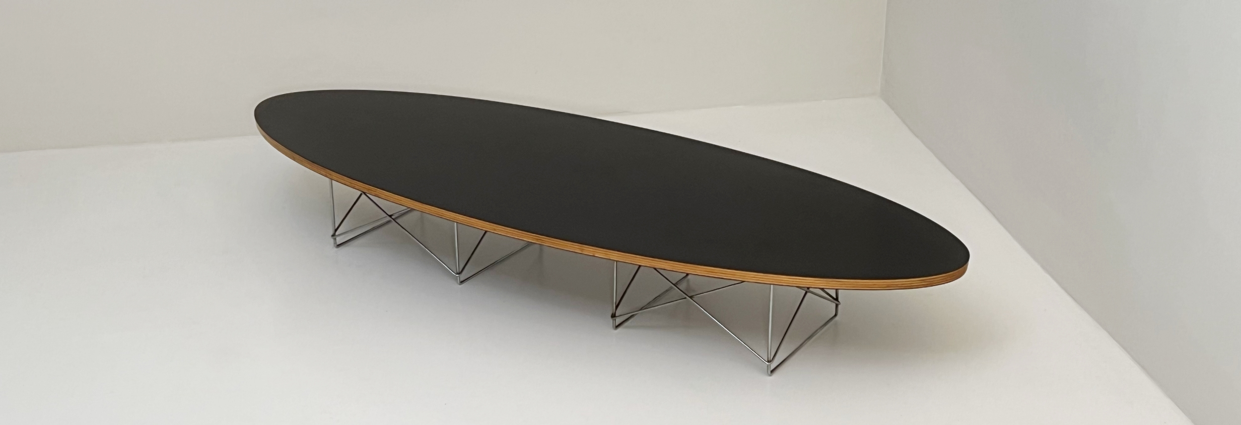 Charles Ray Eames tavolino Surf 074 TV