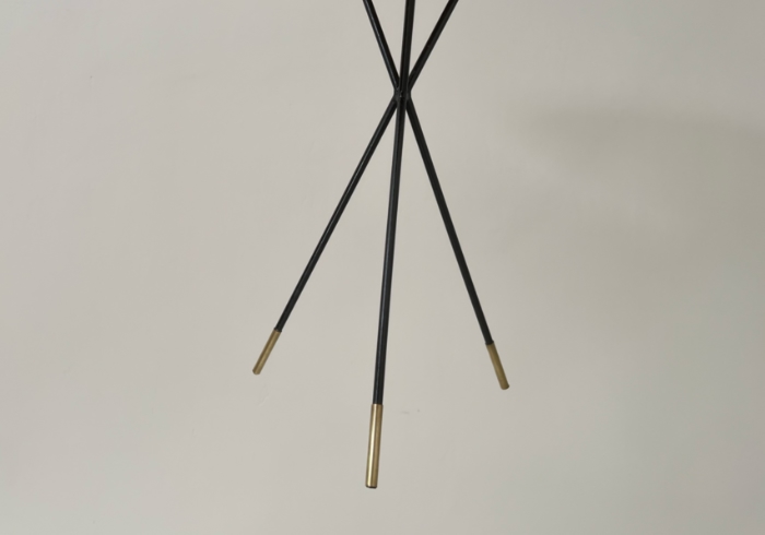 Coppia tavolini tripodi anni50 piano ovale mogano metallo ottone P1 078 TV 2