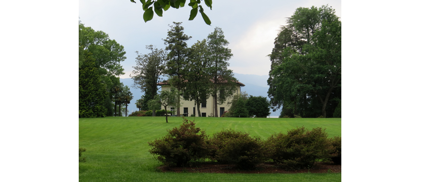 Immagine_grande villa a lago veduta esterna AR