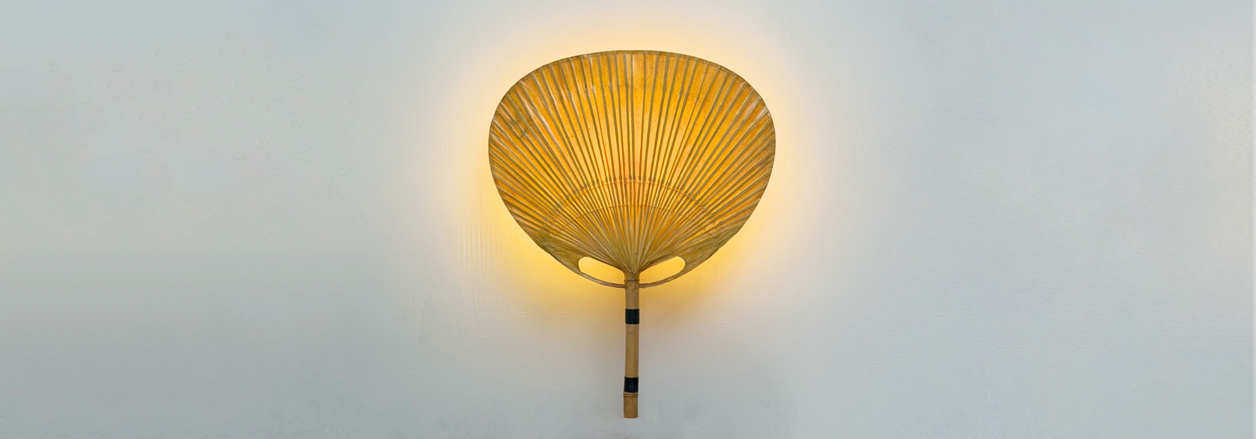 Lampada da parete Uchiwa di Ingo Maurer anni70 020 A