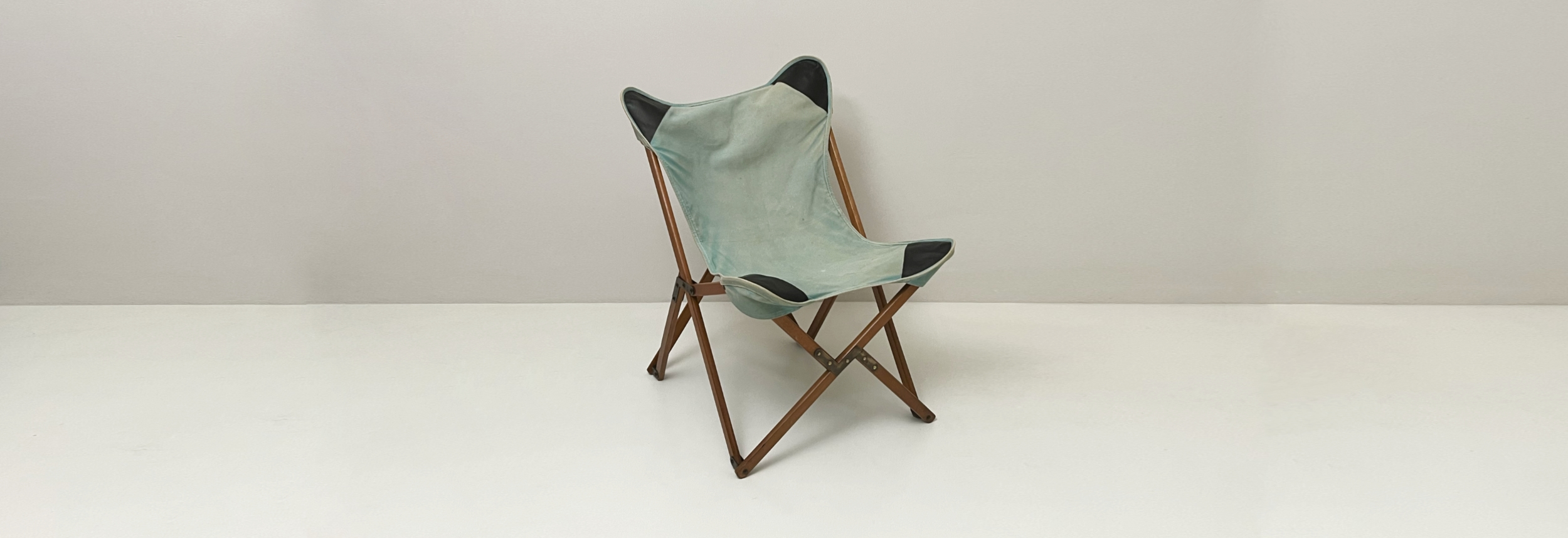 Poltrona Tripolina anni40 legno tessuto verde acqua 120 PO