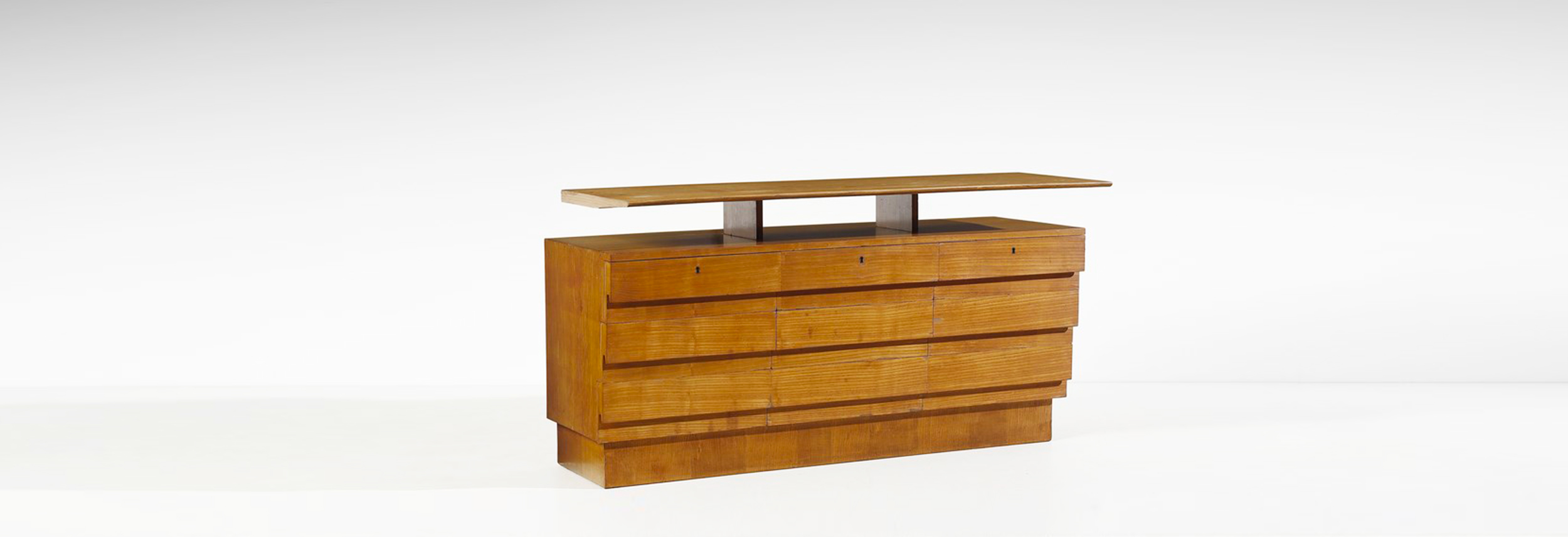 credenza vintage anni50 in legno di rovere designed by umberto nordio ebanisteria florit 060 M