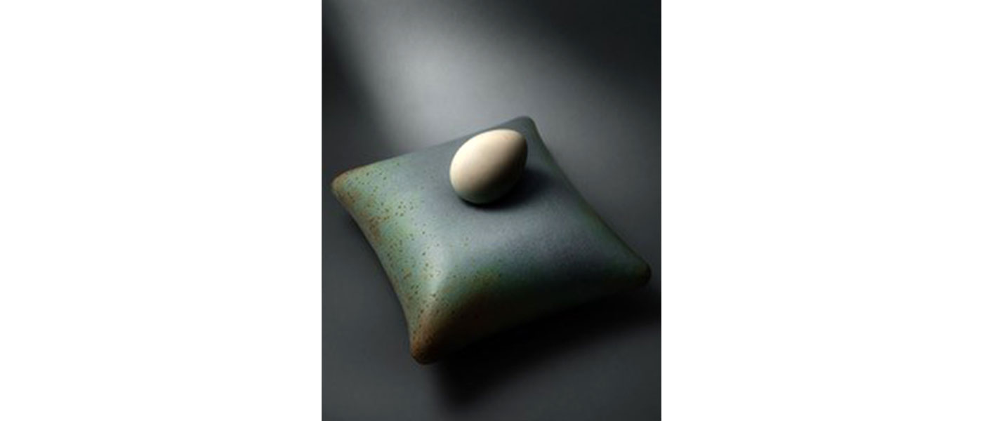 cuscino uovo scultura ceramica tonino negri arte contemporanea 017 AN
