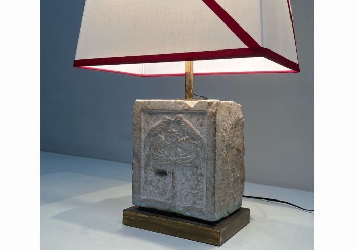 grande lampada da tavolo con capitello antico p4 037 L 2
