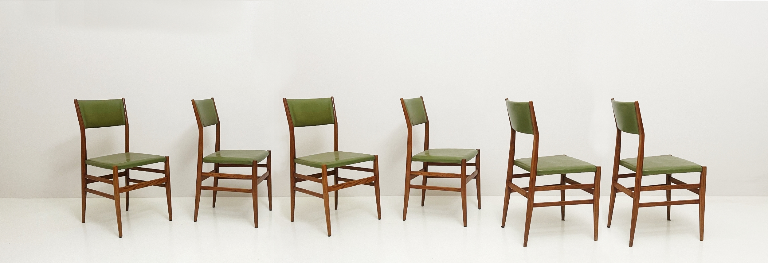 gruppo di sei sedie modello leggera di gio ponti 113 SE(2)
