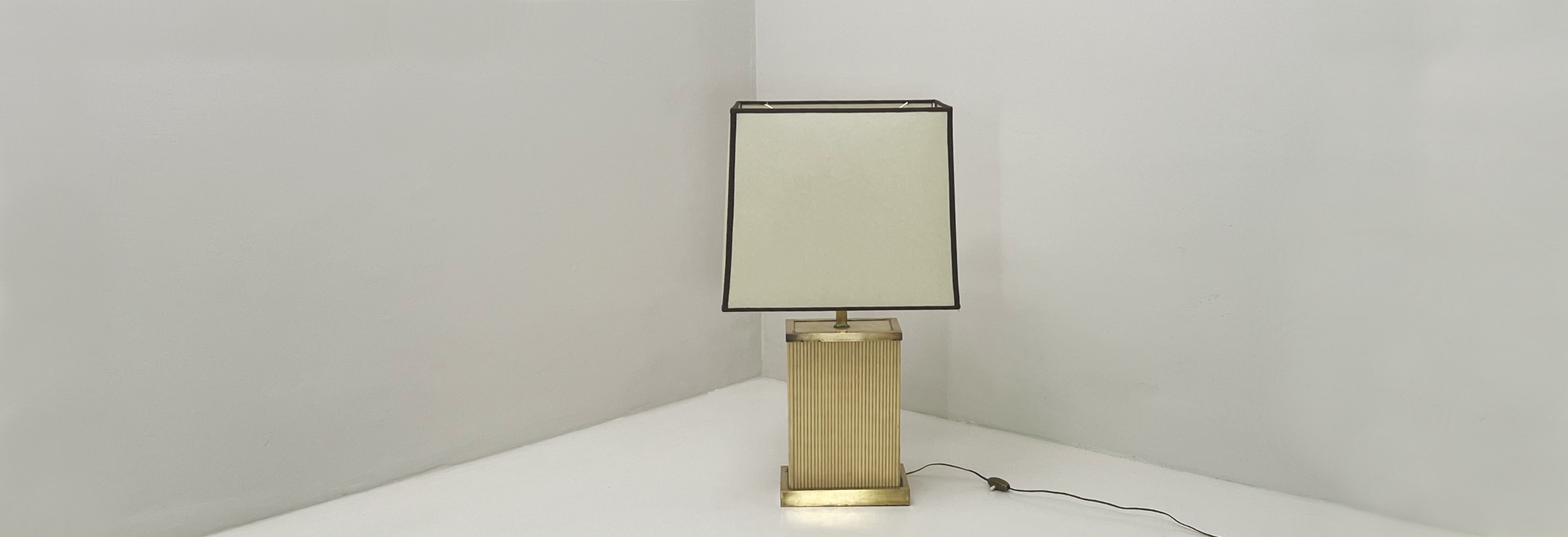 lampada da tavolo modernista anni70 056 L