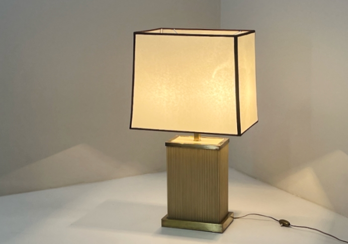 lampada da tavolo modernista anni70 p1 056 L 1