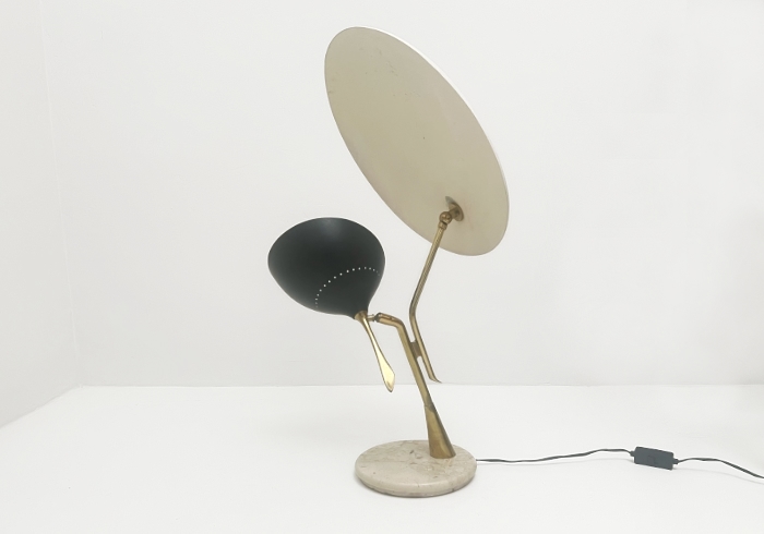 rara lampada da tavolo anni50 disegnata da oscar torlasco per lumi p2 029 L 1