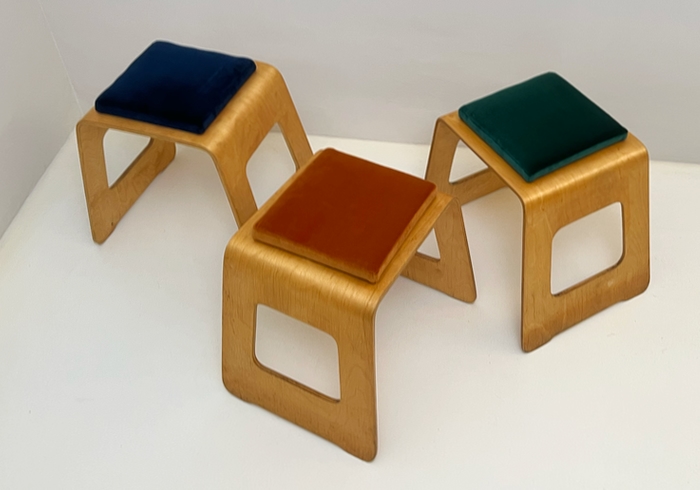 set di sgabelli in legno curvato vintage anni60 p4 049 SE 2