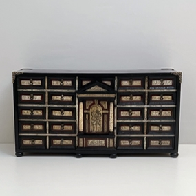 stipo monetiere antico de  XVII secolo legno ebanizzato e avorio a 051 M