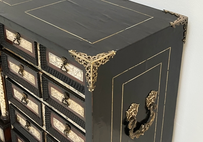 stipo monetiere antico de  XVII secolo legno ebanizzato e avorio p1 051 M 2