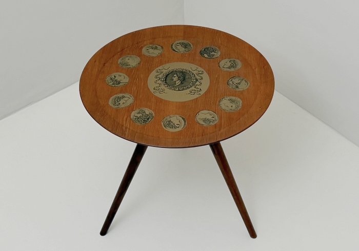 tavolino anni50 produz galbiati alla maniera di fornasetti anni50 p2 035 TV 1