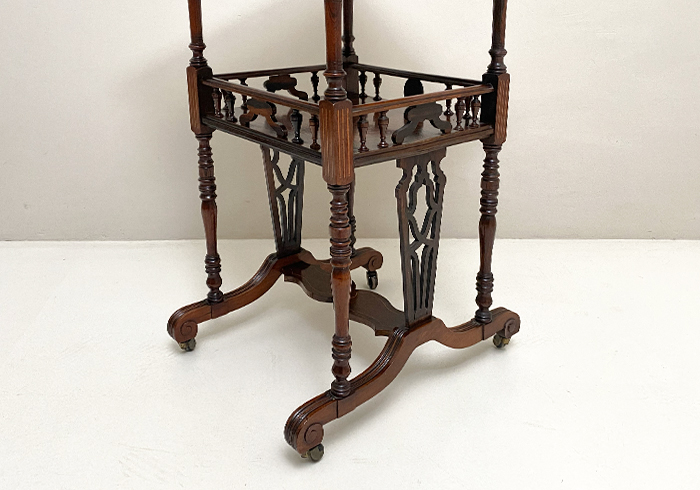tavolino antico vittoriano in legno di plaissandro con tarsie e scalanature p 048 TV 1