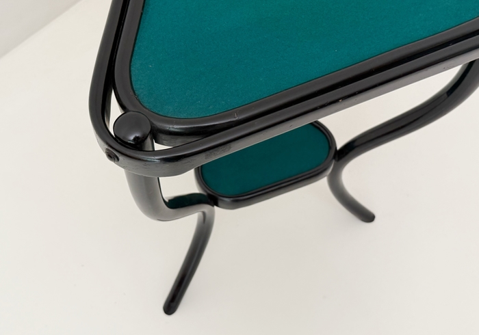 tavolino austriaco thonet anni20 30 p1 074 TV 1