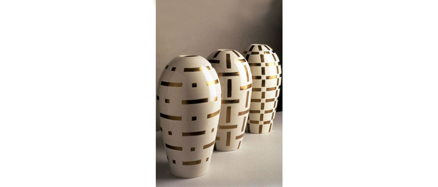 vasi utopici ceramica bianca con decori oro 1995 003 AM